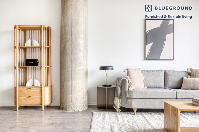 Foto del edificio - 1401 S State St