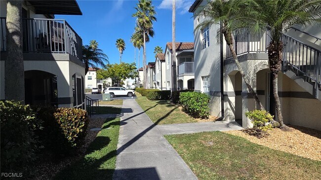 Foto del edificio - 3419 Winkler Ave