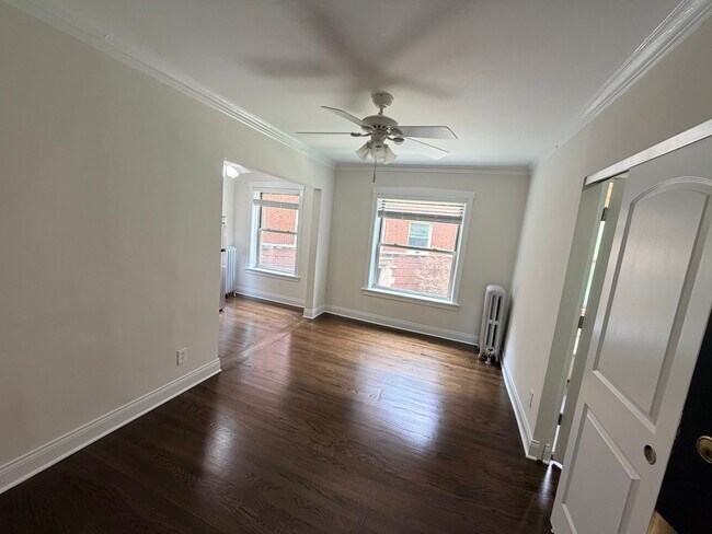 Foto del edificio - 1537 W Fargo Ave