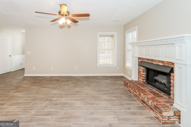Foto del edificio - 170 Woodcrest Dr