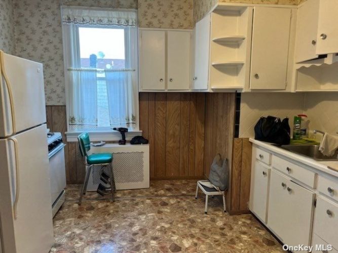 Primary Photo - 104-62 48th Ave