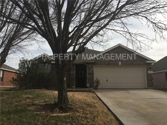 Primary Photo - 2815 Oak Crest Dr