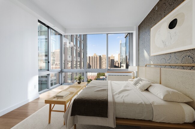 Foto del edificio - 225-227 W 60th St