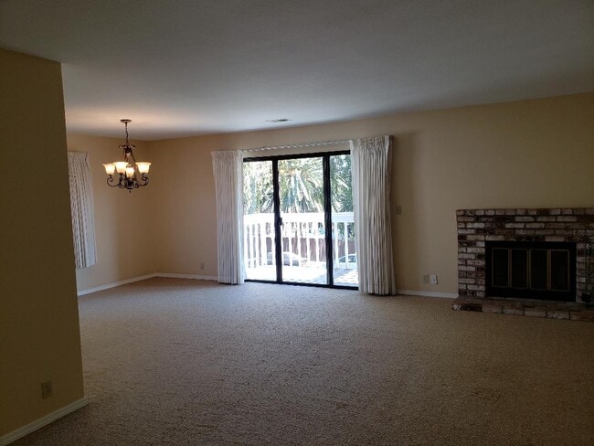 Building Photo - 1236 Clinton St