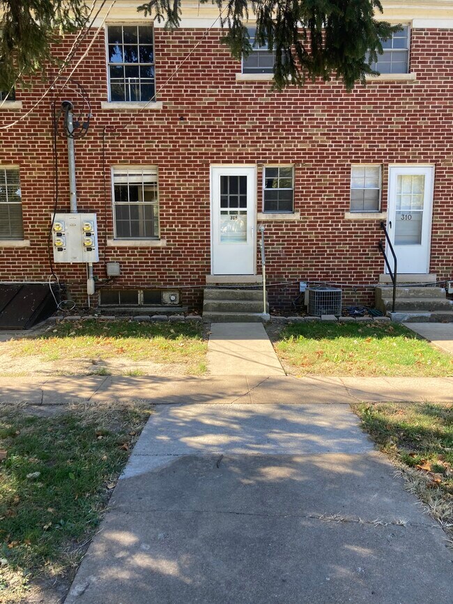Building Photo - 308 Park Dr