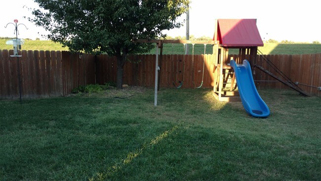 Building Photo - 2249 Saddlebrook Dr