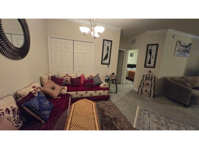 Foto del edificio - 1 bedroom 1 bathroom condo w/DEN