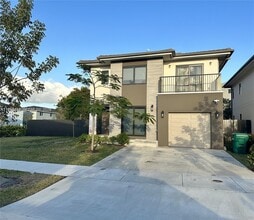 Building Photo - 306 NW 11th Ct