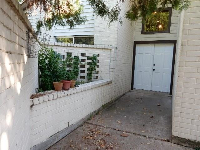 Building Photo - 6427 Indigo St