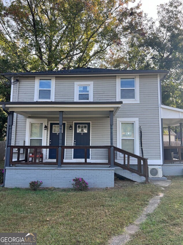 Foto principal - 405 N Park St