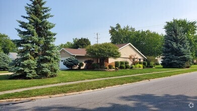 Building Photo - 1593 Plainfield Dr