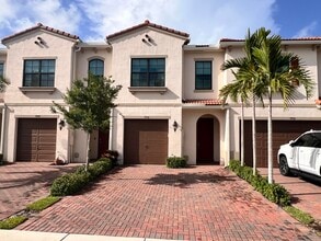 Building Photo - 9932 Brickhill Dr