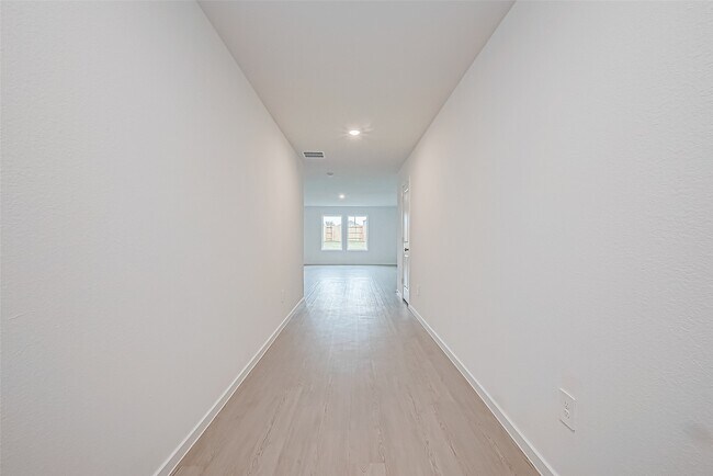 Foto del edificio - 719-719 Falling Cave Dr