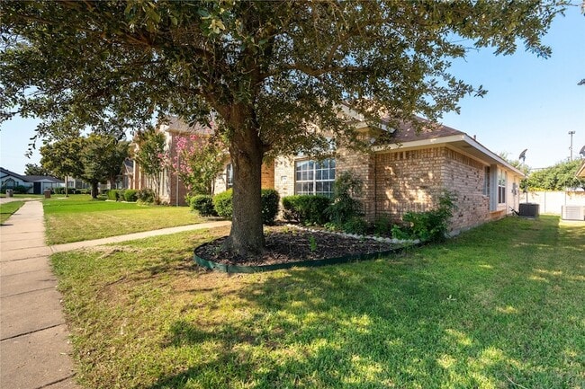 Building Photo - 904 Westminister Ave