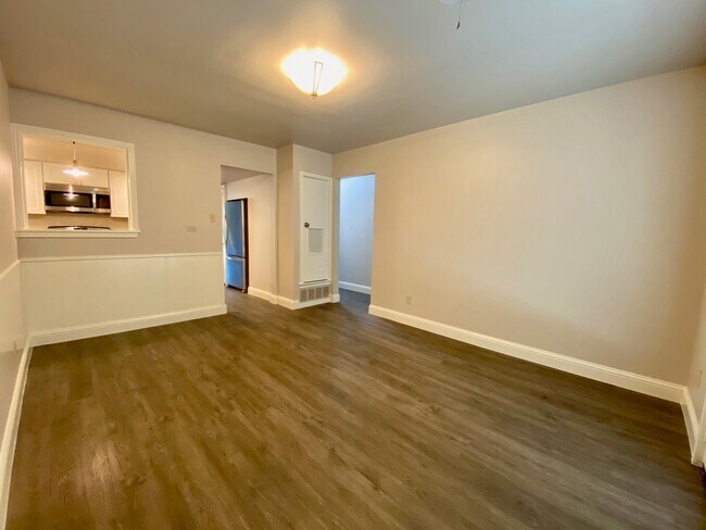 Foto del edificio - North Central New Remodel Quiet Neighborhood