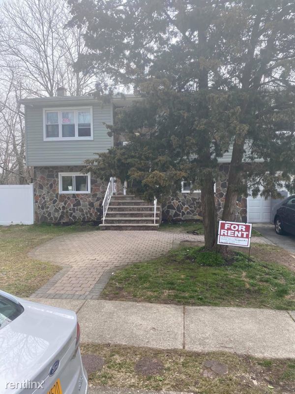 Foto principal - 5 br, 2 bath House - 300 Monmouth Ave