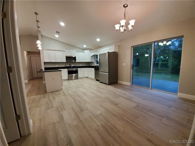 Foto del edificio - 8687 N Paradisea Dr