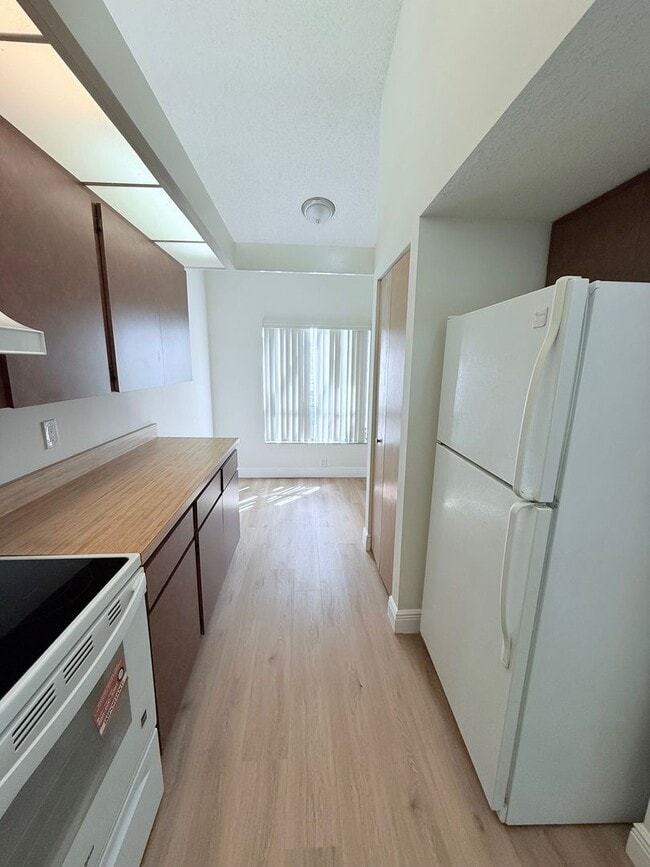 Foto del edificio - Newly Listed 2-Bed/2-Bath Condo for Rent i...