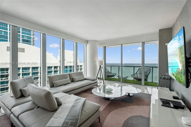 Foto del edificio - 6799 Collins Ave
