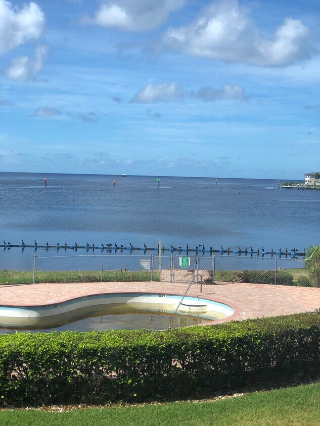 Foto del edificio - 4650 Bay Blvd