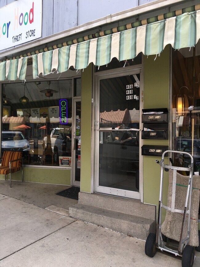 Foto del edificio - 406 N Main St