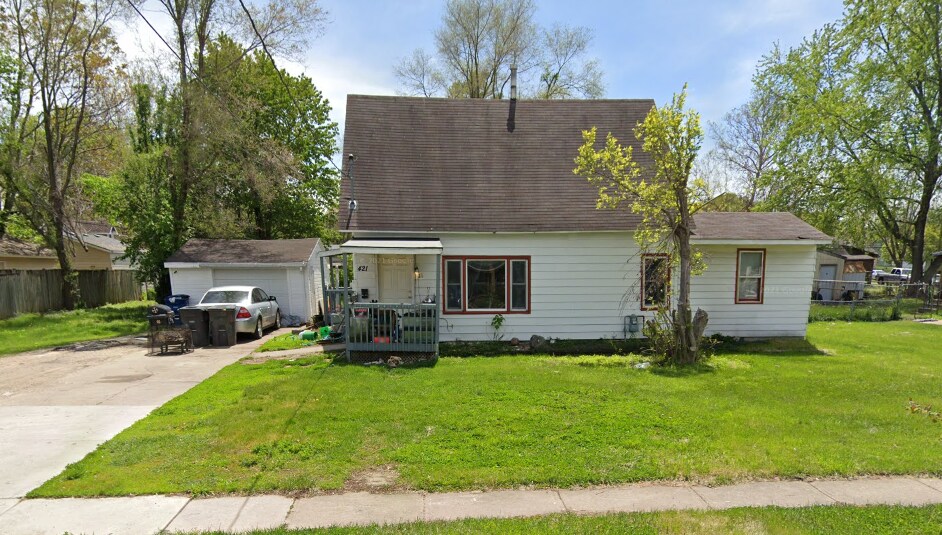 Primary Photo - 421 E Granger Ave