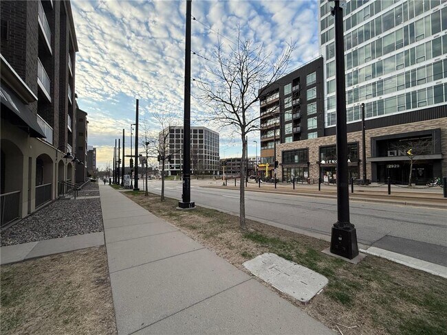 Foto del edificio - 2900 University Ave SE