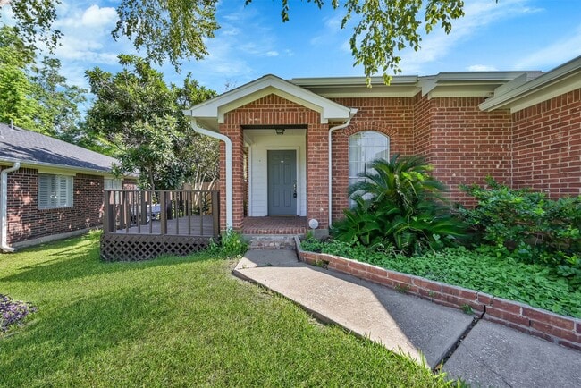 Building Photo - 10914 Waterview Cir