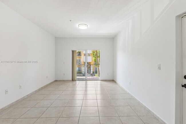 Building Photo - 7270 NW 114th Ave