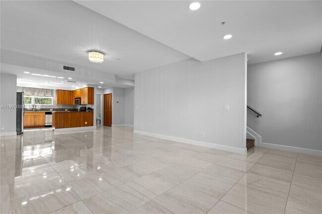 Foto del edificio - 621 NE 8th Ave