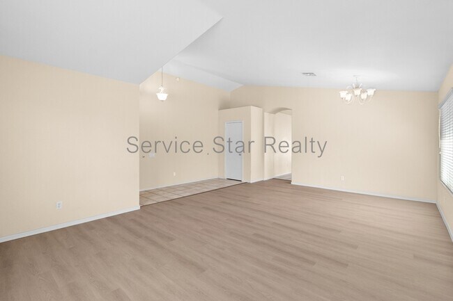 Foto del edificio - 12934 W Cheery Lynn Rd