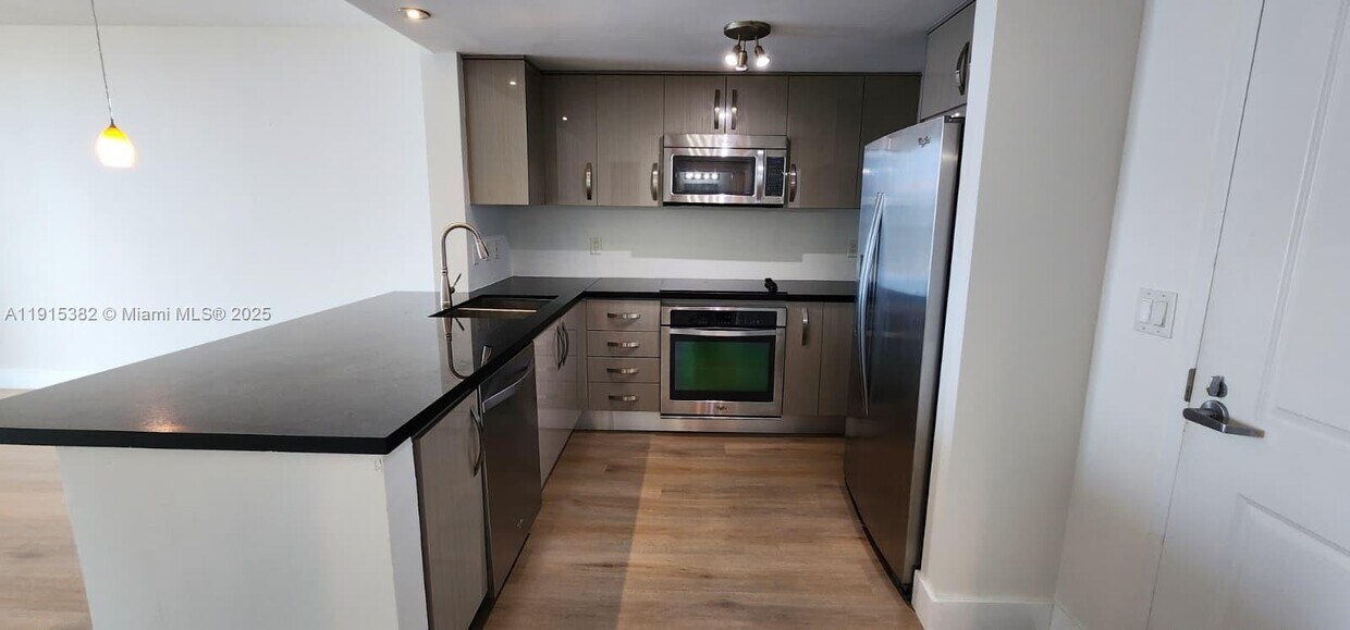 Foto principal - 1250 S Miami Ave