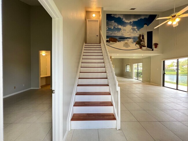Building Photo - Large 2 Bedroom 2 Bathroom With Vaulted Ce...
