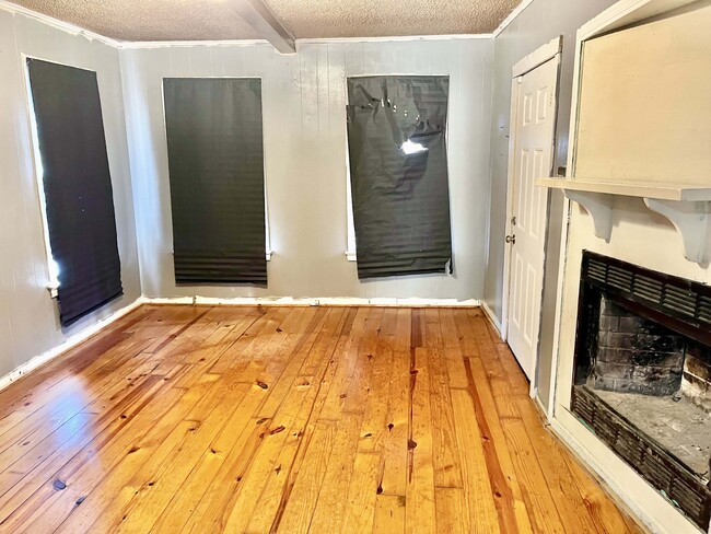 Building Photo - 5967 Byron Ave