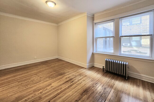Building Photo - 4821 N Springfield Ave