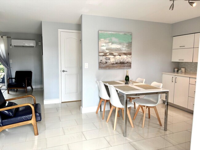 Foto del edificio - 1705 N Riverside Dr