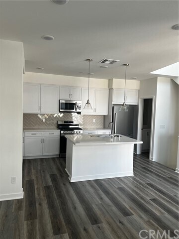 Building Photo - 11032 Momentum Dr