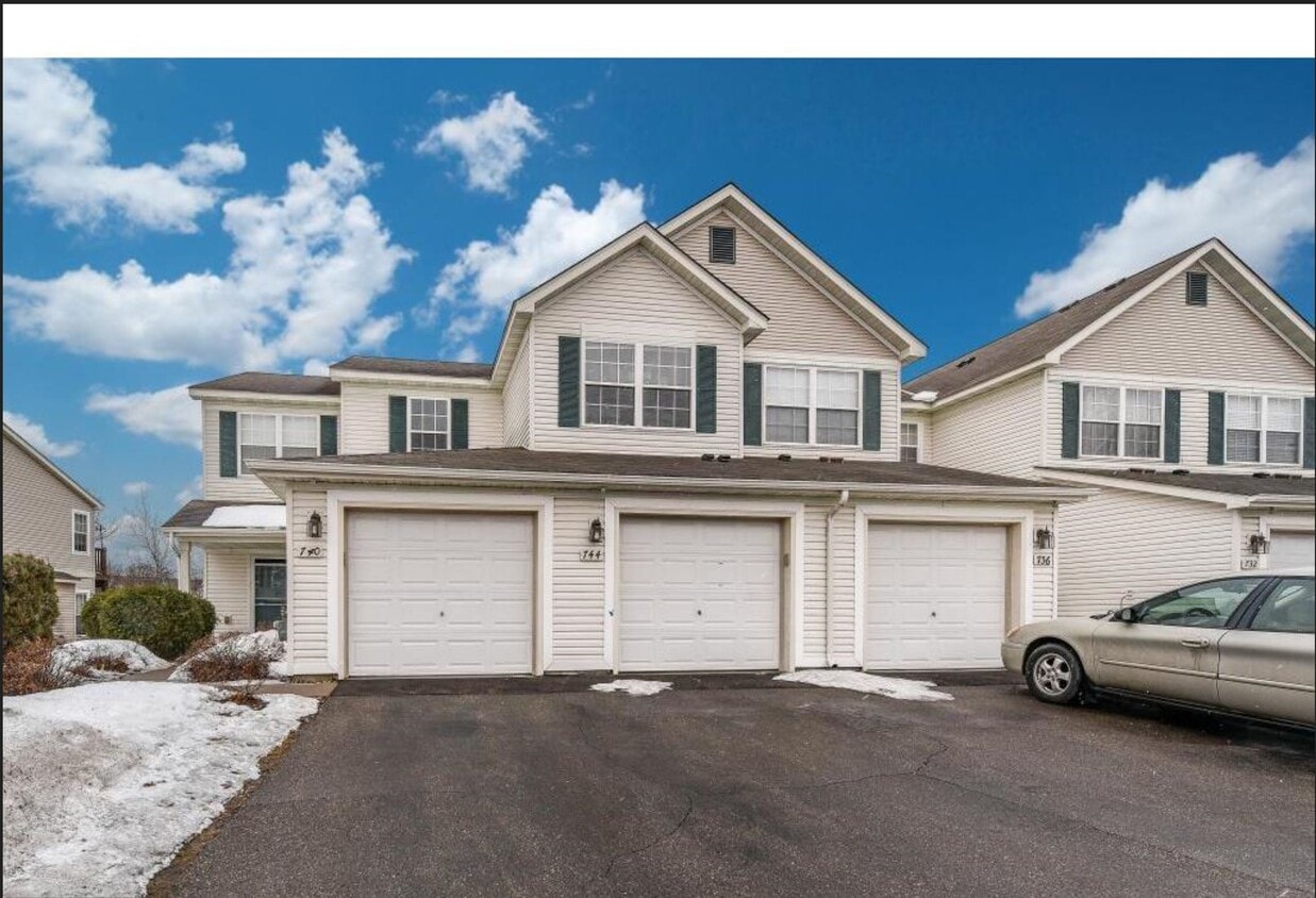 744 Cobblestone Way, Shakopee, MN 55379 Townhome Rentals in Shakopee
