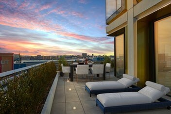 Foto del edificio - 551 W 21st St
