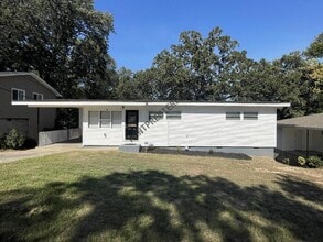 Building Photo - 18 Southmont Dr