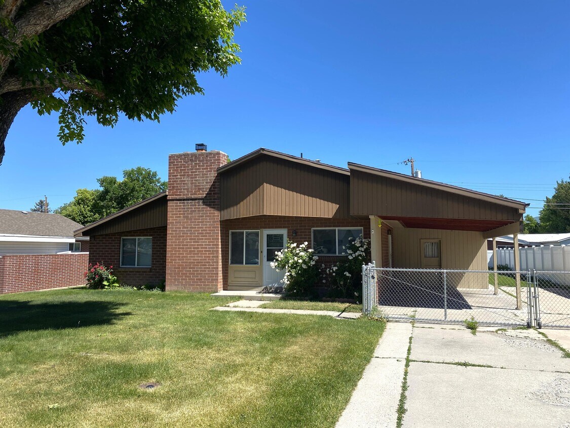 Primary Photo - 1445 E 4230 S
