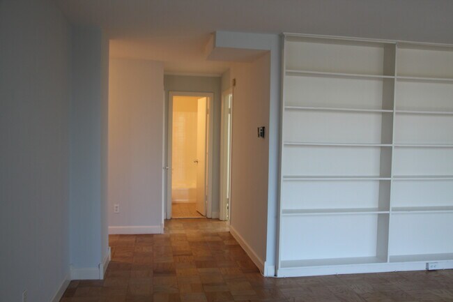 Foto del edificio - 1512 S Arlington Ridge Rd