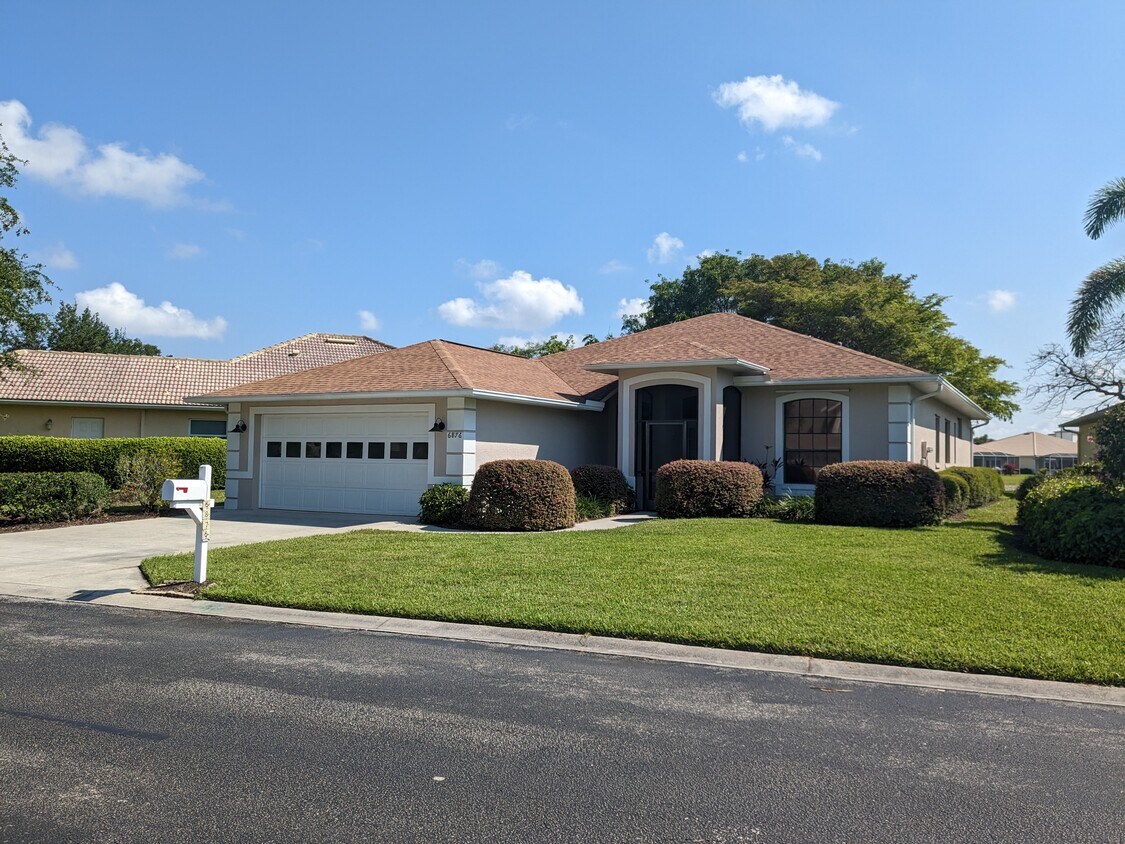 Front View - 6876 Lone Oak Blvd