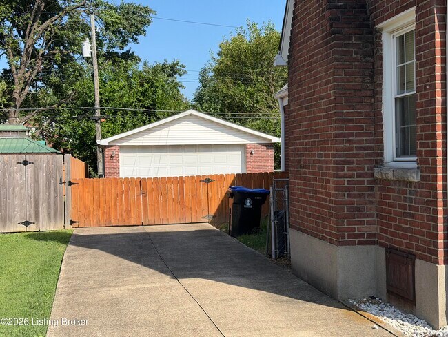 Foto del edificio - 5614 Morrison Ave
