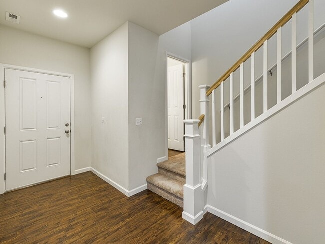 Building Photo - Application Approved - Stunning 4+ Bedroom 2.5 Bath Lea Hill, Auburn