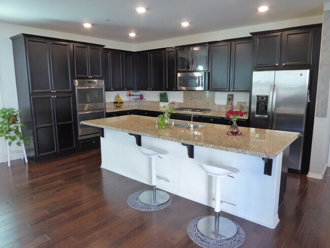 Foto del edificio - COMING SOON! 4-Bedroom Home with Solar in the West Creek Community of Valencia!