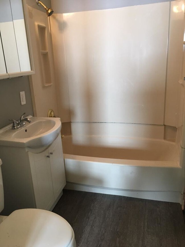 Building Photo - 2124 2nd St