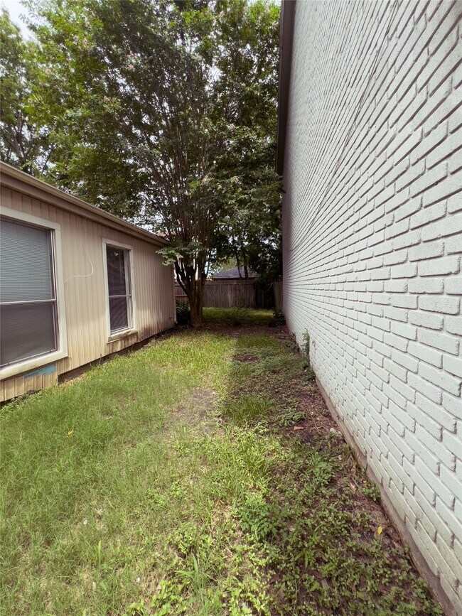 Foto del edificio - 2827 Waypark Dr