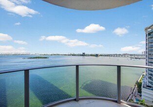 Building Photo - 700 NE 24th St