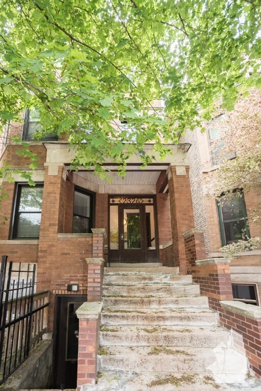 Building Photo - 2326 N Southport Ave